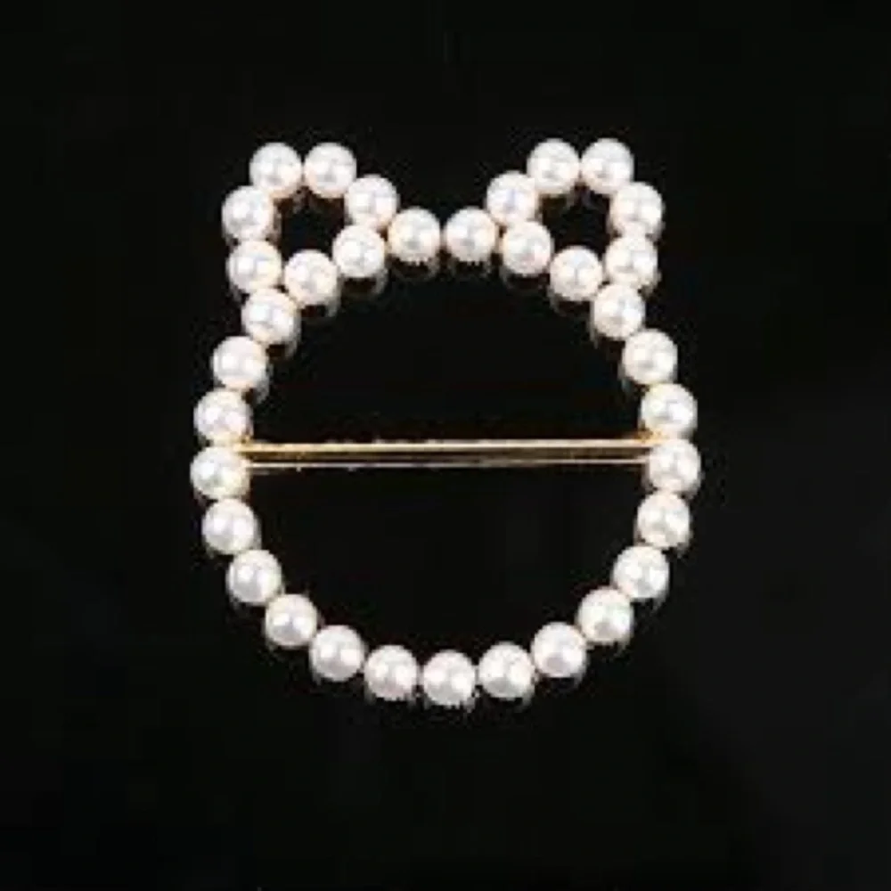 Wear Your Textile Clip Pointy Cat Ears FREE WITH Cat’s Meow Wrap Blanket Towel - Picture 4 of 15